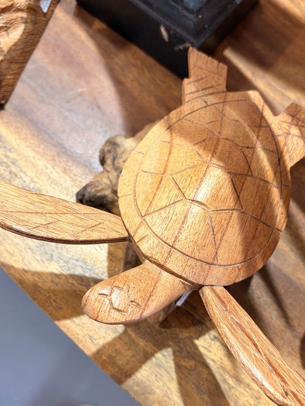 Tortue sculptée en bois